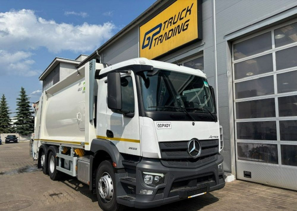Mercedes-Benz Actros - Garbage truck: picture 3 Mercedes-Benz Actros - Garbage truck: picture 3