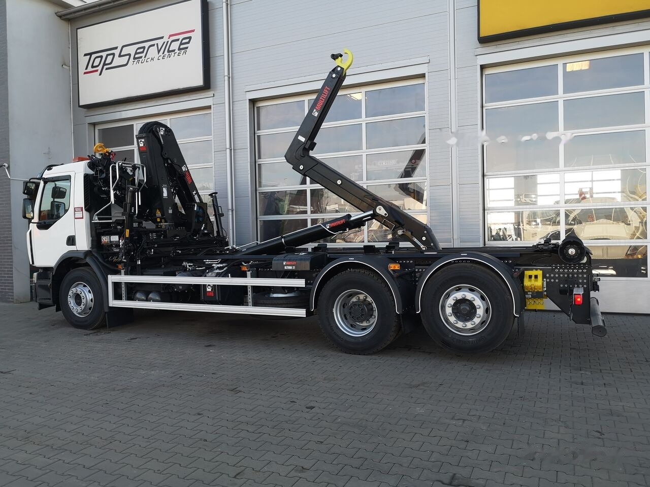 Renault D Wide 26 - Hook lift truck, Crane truck: picture 4 Renault D Wide 26 - Hook lift truck, Crane truck: picture 4