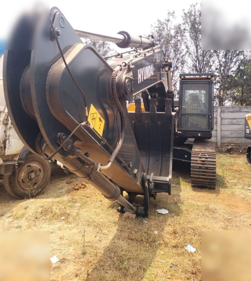 New Crawler excavator HYUNDAI HX380L: picture 10
