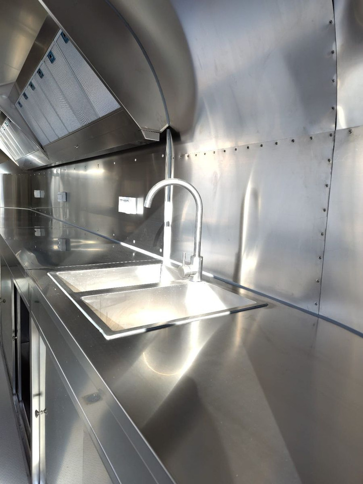 Leasing of  Esselmann Delistar Foodtruck 6000 ähn. Airstream Esselmann Delistar Foodtruck 6000 ähn. Airstream: picture 9