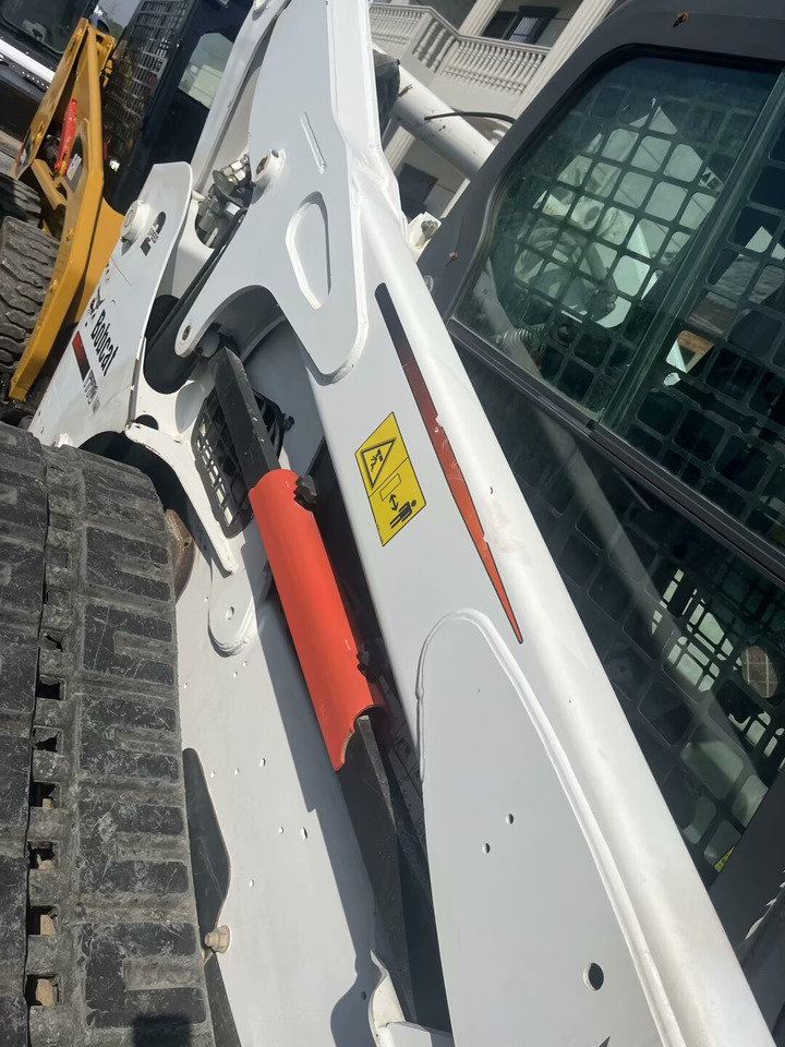 Bobcat T770 - Skid steer loader: picture 2 Bobcat T770 - Skid steer loader: picture 2