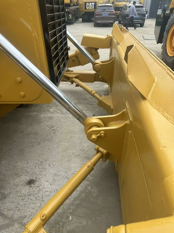 CAT D6G - Bulldozer: picture 3 CAT D6G - Bulldozer: picture 3
