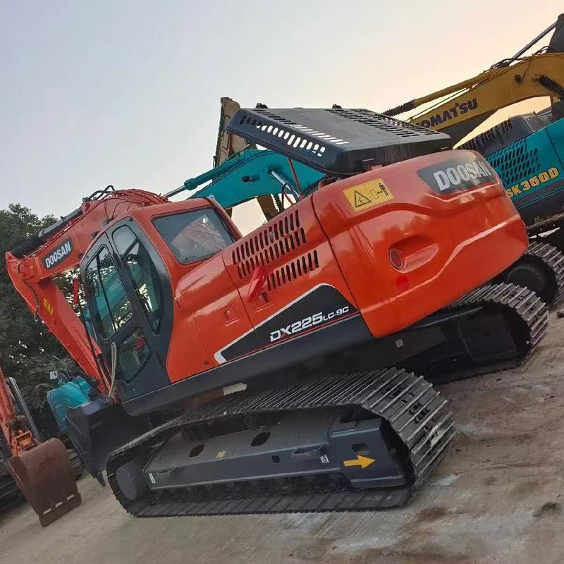 Doosan DX225 - Crawler excavator: picture 4 Doosan DX225 - Crawler excavator: picture 4