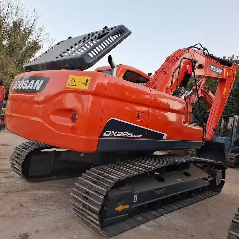 Doosan DX225 - Crawler excavator: picture 1 Doosan DX225 - Crawler excavator: picture 1