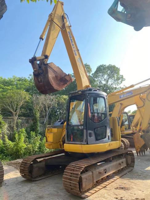Komatsu PC138 - Crawler excavator: picture 2 Komatsu PC138 - Crawler excavator: picture 2