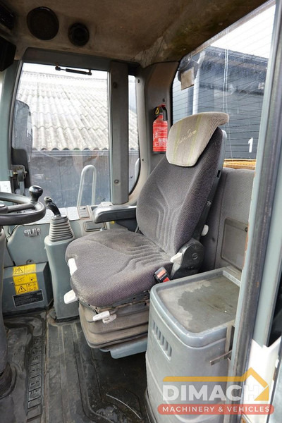 Liebherr L556 Like new!! Airco, quick coupler, skeleton bucket with teeths - Wheel loader: picture 5 Liebherr L556 Like new!! Airco, quick coupler, skeleton bucket with teeths - Wheel loader: picture 5