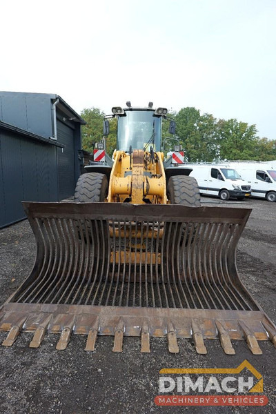 Liebherr L556 Like new!! Airco, quick coupler, skeleton bucket with teeths - Wheel loader: picture 4 Liebherr L556 Like new!! Airco, quick coupler, skeleton bucket with teeths - Wheel loader: picture 4