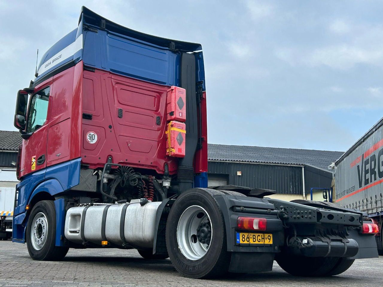 Mercedes-Benz Actros Euro 6 / BJ. 2015 / APK - Tractor unit: picture 5 Mercedes-Benz Actros Euro 6 / BJ. 2015 / APK - Tractor unit: picture 5