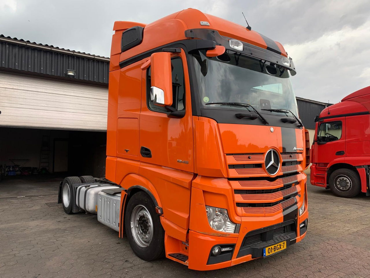 Mercedes-Benz Actros Trekker te huur / Euro 6 / 595 per week / Direct afhaalbaar - Tractor unit: picture 1 Mercedes-Benz Actros Trekker te huur / Euro 6 / 595 per week / Direct afhaalbaar - Tractor unit: picture 1