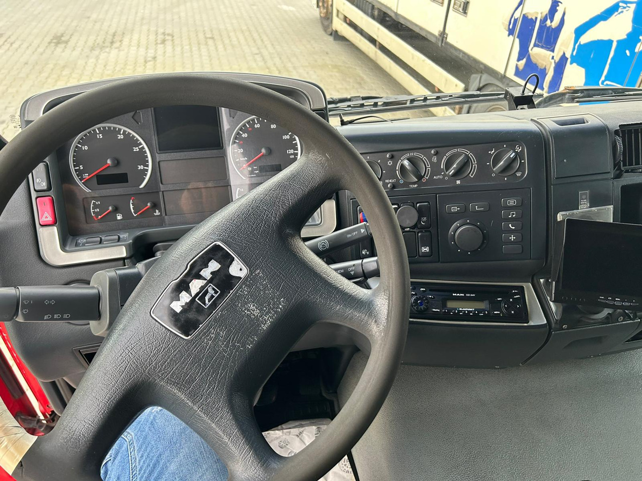 MAN TGA 18.310 - Curtainsider truck: picture 5 MAN TGA 18.310 - Curtainsider truck: picture 5