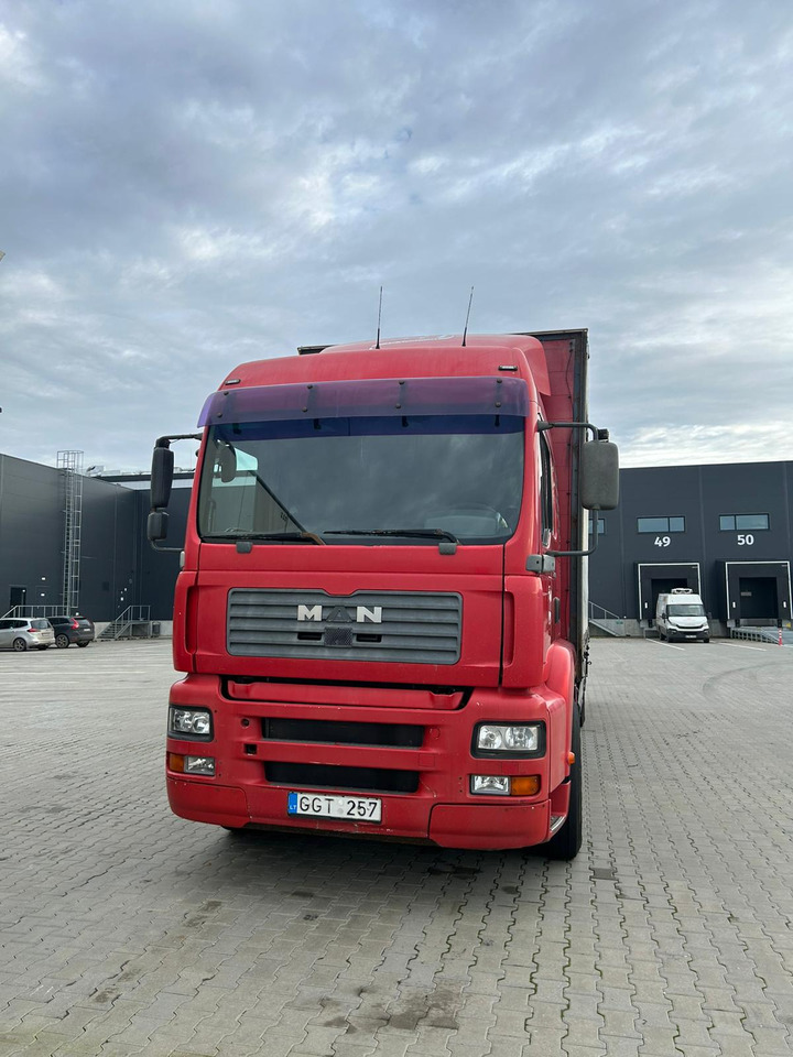 MAN TGA 18.310 - Curtainsider truck: picture 1 MAN TGA 18.310 - Curtainsider truck: picture 1