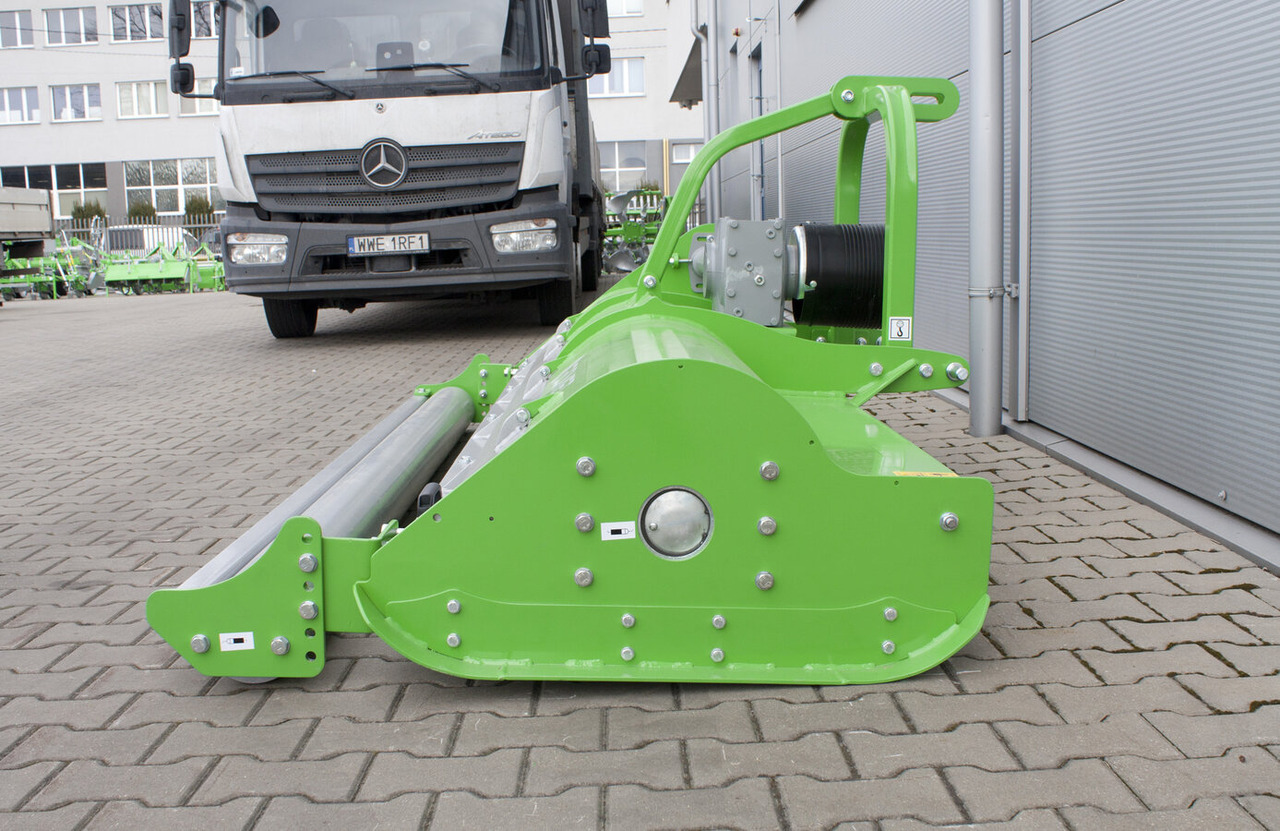 BOMET Schlegelmäher / Flail mower / Faucheuse à fléaux / Kosiarka bijakowa 2,8 m - Flail mower: picture 5 BOMET Schlegelmäher / Flail mower / Faucheuse à fléaux / Kosiarka bijakowa 2,8 m - Flail mower: picture 5