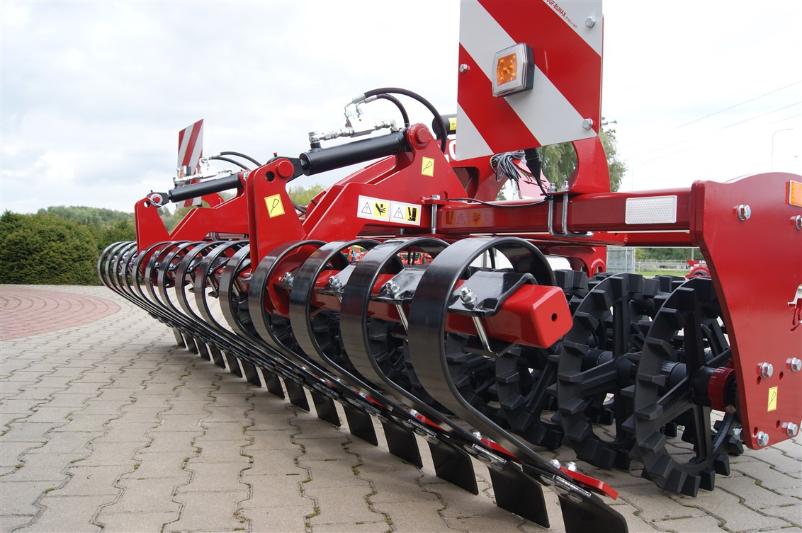 Leasing of Lupus Crosskillwalze / Crosskill roller / Rouleau tandem avant Crosskill / Rodillo tándem delantero Wał przedni tandem Crosskill 3 m Lupus Crosskillwalze / Crosskill roller / Rouleau tandem avant Crosskill / Rodillo tándem delantero Wał przedni tandem Crosskill 3 m: picture 12 Leasing of Lupus Crosskillwalze / Crosskill roller / Rouleau tandem avant Crosskill / Rodillo tándem delantero Wał przedni tandem Crosskill 3 m Lupus Crosskillwalze / Crosskill roller / Rouleau tandem avant Crosskill / Rodillo tándem delantero Wał przedni tandem Crosskill 3 m: picture 12