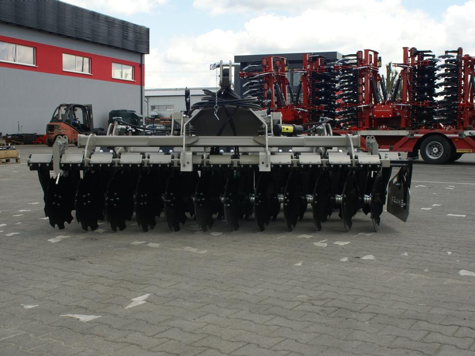 ROLEX Scheibenegge / Disc harrow with hydropack and tire roller / Dechaumeur à disques / Erpice a dischi / Дисковая борона с гидропаком и колёсным катком / Agregat talerzowy uprawowy z hydropackiem i - Disc harrow: picture 2 ROLEX Scheibenegge / Disc harrow with hydropack and tire roller / Dechaumeur à disques / Erpice a dischi / Дисковая борона с гидропаком и колёсным катком / Agregat talerzowy uprawowy z hydropackiem i - Disc harrow: picture 2