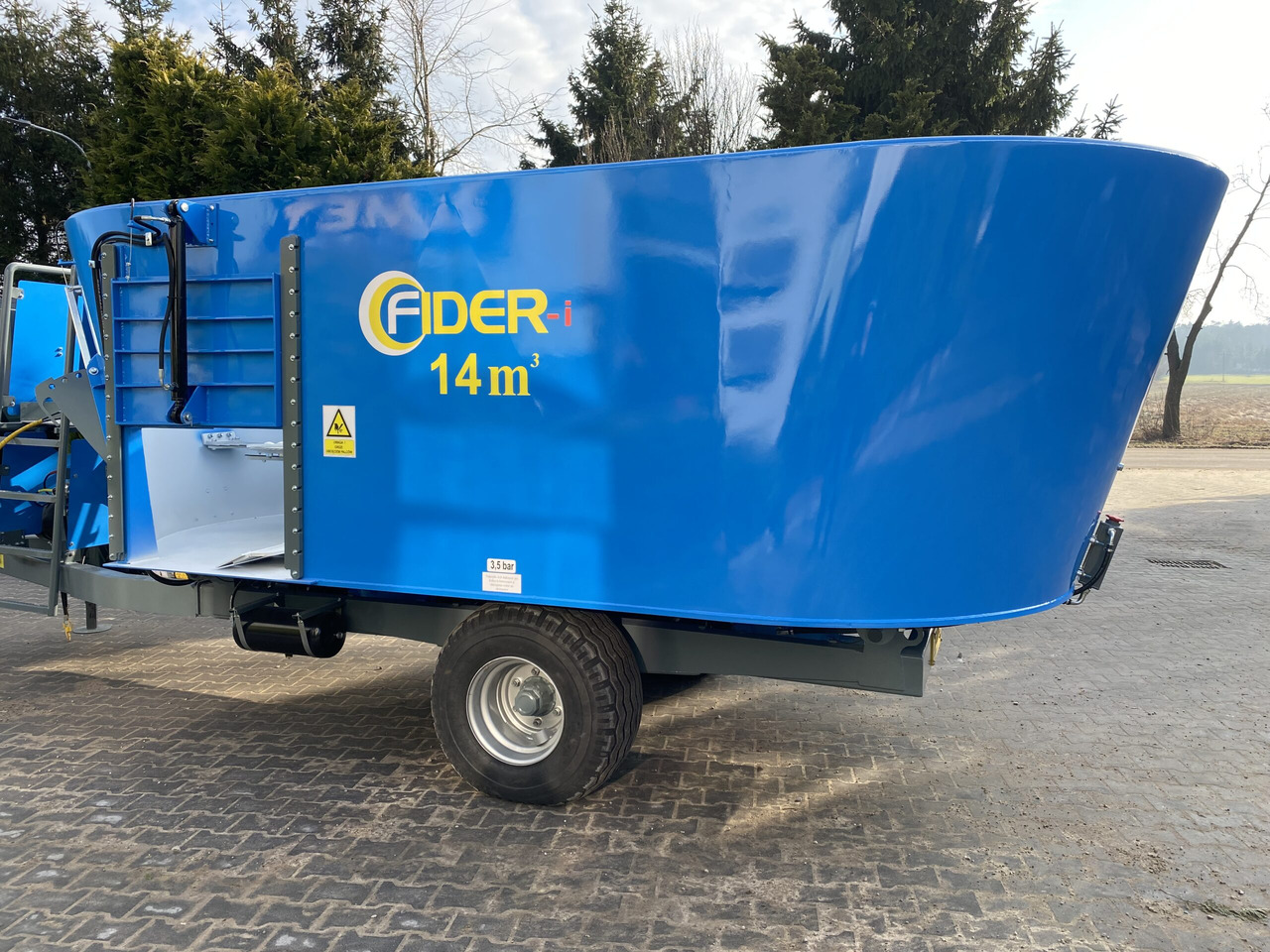 ZAMET Futtermischwagen / Feed mixer / Melangeuse / Carro miscelatore / Vagoneta 2 sinfines / Кормораздатчик 2 шнека / Wóz paszowy 14 m3 - Forage mixer wagon: picture 3 ZAMET Futtermischwagen / Feed mixer / Melangeuse / Carro miscelatore / Vagoneta 2 sinfines / Кормораздатчик 2 шнека / Wóz paszowy 14 m3 - Forage mixer wagon: picture 3