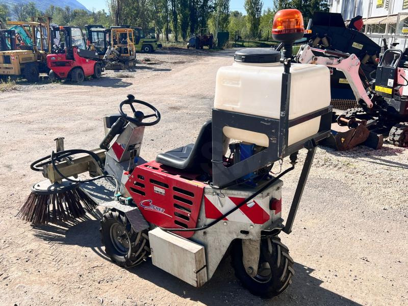 Cochet Balayeuse de désherbage automotrice Gecko (NET DE TVA) - Industrial sweeper: picture 3 Cochet Balayeuse de désherbage automotrice Gecko (NET DE TVA) - Industrial sweeper: picture 3