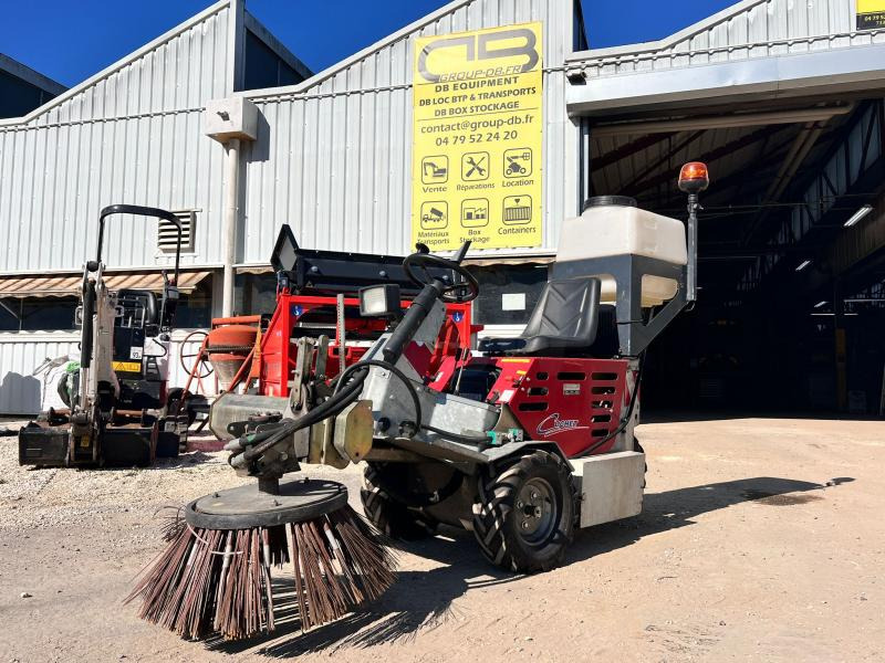 Cochet Balayeuse de désherbage automotrice Gecko (NET DE TVA) - Industrial sweeper: picture 1 Cochet Balayeuse de désherbage automotrice Gecko (NET DE TVA) - Industrial sweeper: picture 1