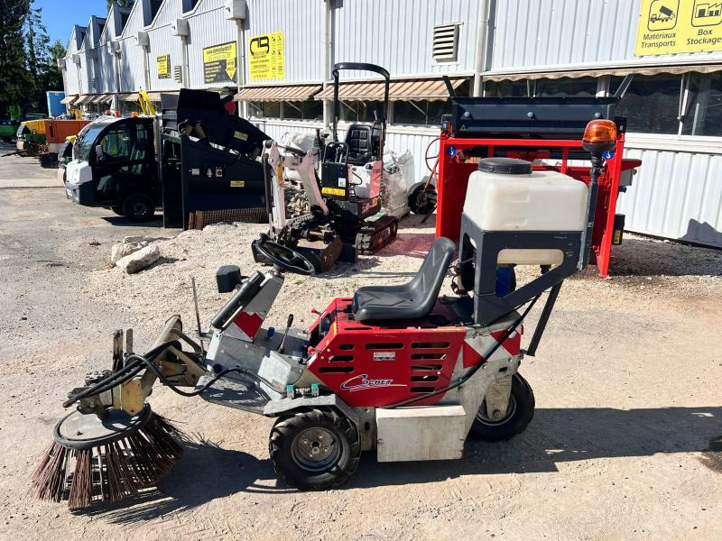 Cochet Balayeuse de désherbage automotrice Gecko (NET DE TVA) - Industrial sweeper: picture 2 Cochet Balayeuse de désherbage automotrice Gecko (NET DE TVA) - Industrial sweeper: picture 2
