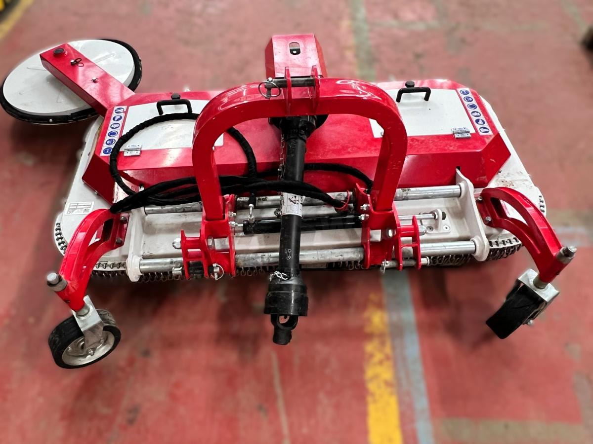 Giemme FMU180 Tondeuse portée attache 3 points pour tracteur - Flail mower: picture 3 Giemme FMU180 Tondeuse portée attache 3 points pour tracteur - Flail mower: picture 3