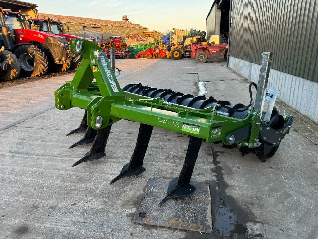 Agriweld 5 Leg Subsoiler - Cultivator: picture 3 Agriweld 5 Leg Subsoiler - Cultivator: picture 3