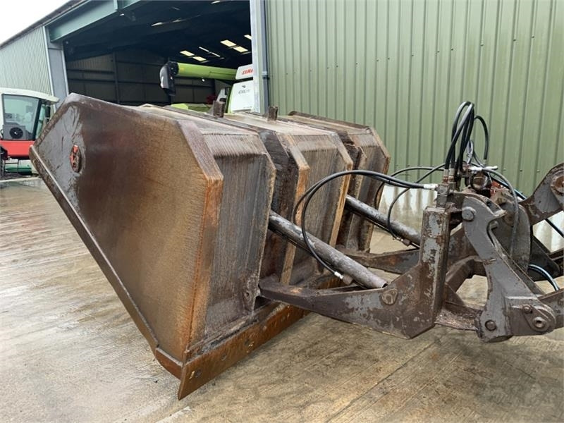 Articulated dumper Bac Toe Tip Bucket: picture 8