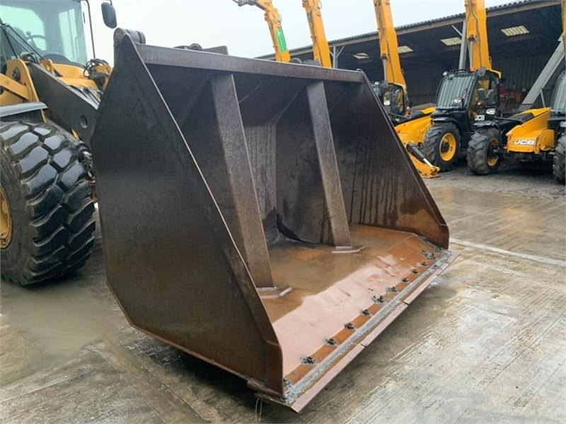 Bac Toe Tip Bucket - Articulated dumper: picture 4 Bac Toe Tip Bucket - Articulated dumper: picture 4