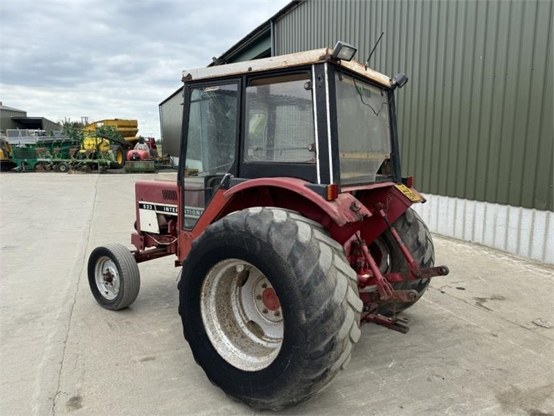 International 533 Tractor  - Farm tractor: picture 2 International 533 Tractor  - Farm tractor: picture 2