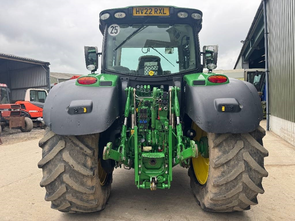 John Deere 6155 R - Farm tractor: picture 5 John Deere 6155 R - Farm tractor: picture 5