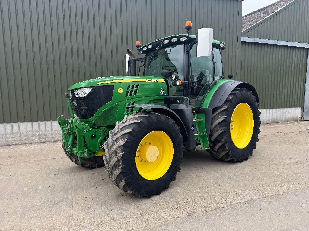 John Deere 6155 R - Farm tractor: picture 3 John Deere 6155 R - Farm tractor: picture 3