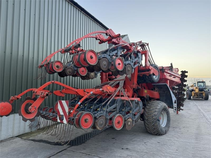Kuhn Fastliner FL 4000 Seed Drill - Combine seed drill: picture 2 Kuhn Fastliner FL 4000 Seed Drill - Combine seed drill: picture 2