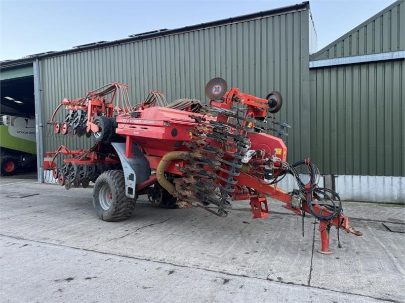 Kuhn Fastliner FL 4000 Seed Drill - Combine seed drill: picture 1 Kuhn Fastliner FL 4000 Seed Drill - Combine seed drill: picture 1