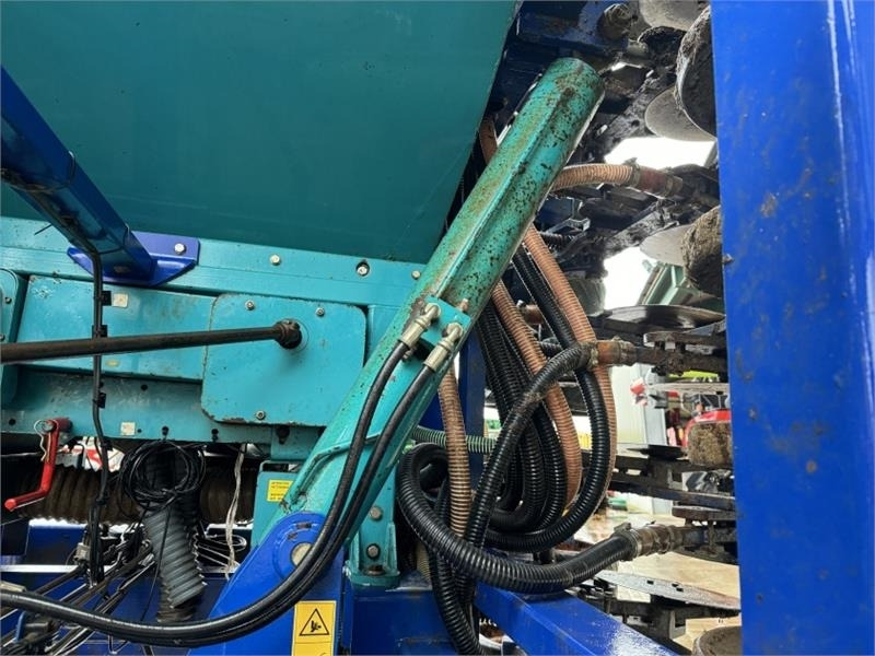 Combine seed drill Moore Tandem Uni-Drill 6m Moore Tandem Uni-Drill D: picture 18 Combine seed drill Moore Tandem Uni-Drill 6m Moore Tandem Uni-Drill D: picture 18