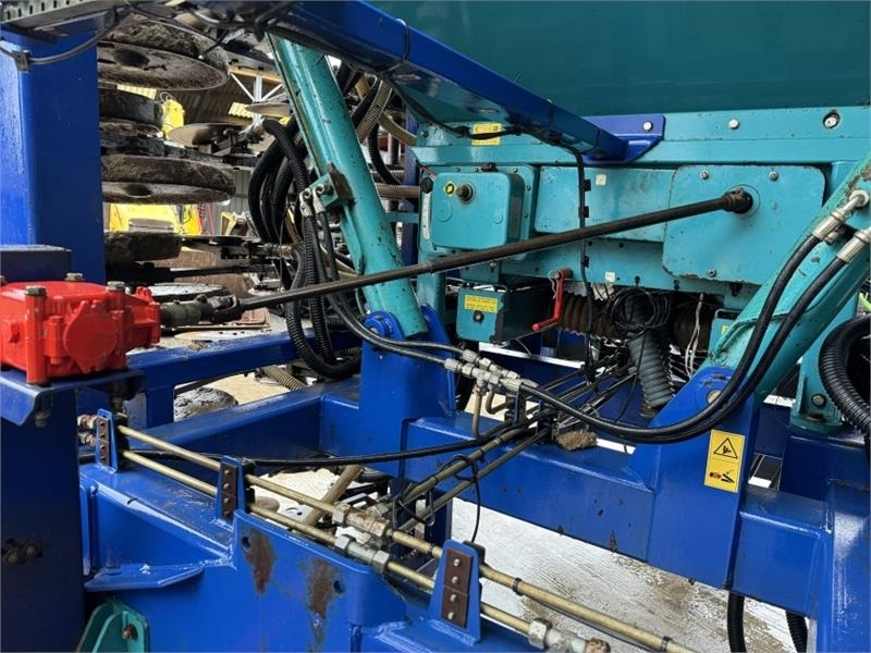 Combine seed drill Moore Tandem Uni-Drill 6m Moore Tandem Uni-Drill D: picture 17 Combine seed drill Moore Tandem Uni-Drill 6m Moore Tandem Uni-Drill D: picture 17