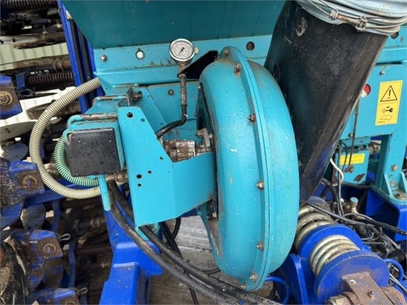 Combine seed drill Moore Tandem Uni-Drill 6m Moore Tandem Uni-Drill D: picture 15 Combine seed drill Moore Tandem Uni-Drill 6m Moore Tandem Uni-Drill D: picture 15
