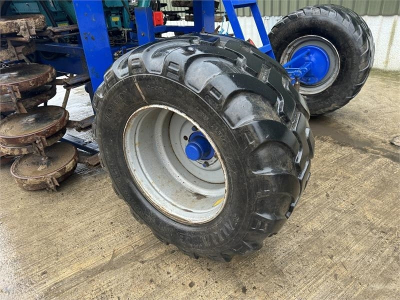 Combine seed drill Moore Tandem Uni-Drill 6m Moore Tandem Uni-Drill D: picture 8 Combine seed drill Moore Tandem Uni-Drill 6m Moore Tandem Uni-Drill D: picture 8