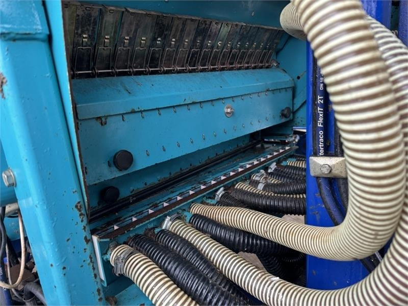 Combine seed drill Moore Tandem Uni-Drill 6m Moore Tandem Uni-Drill D: picture 19 Combine seed drill Moore Tandem Uni-Drill 6m Moore Tandem Uni-Drill D: picture 19