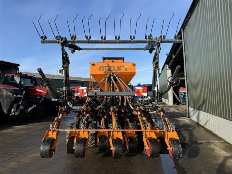 Mzuri Mzuri Pro-Til 3T **Grain and Fert** - Combine seed drill: picture 4 Mzuri Mzuri Pro-Til 3T **Grain and Fert** - Combine seed drill: picture 4