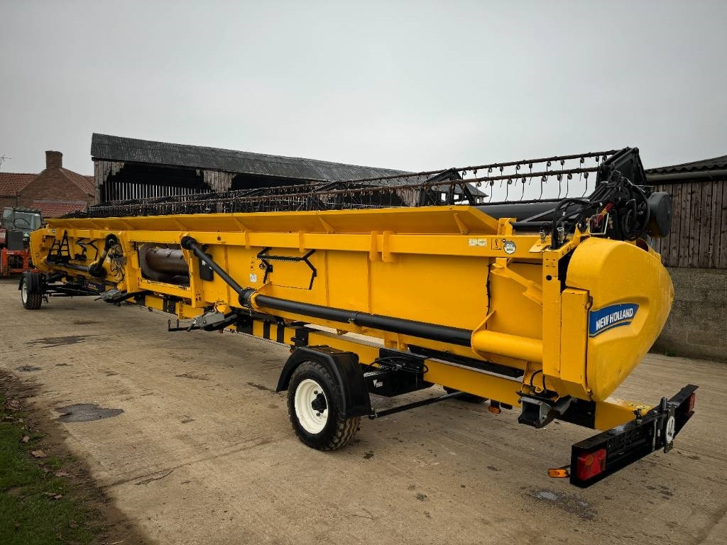 New Holland 41 FT Vari-Feed Header - Harvester attachment: picture 2 New Holland 41 FT Vari-Feed Header - Harvester attachment: picture 2