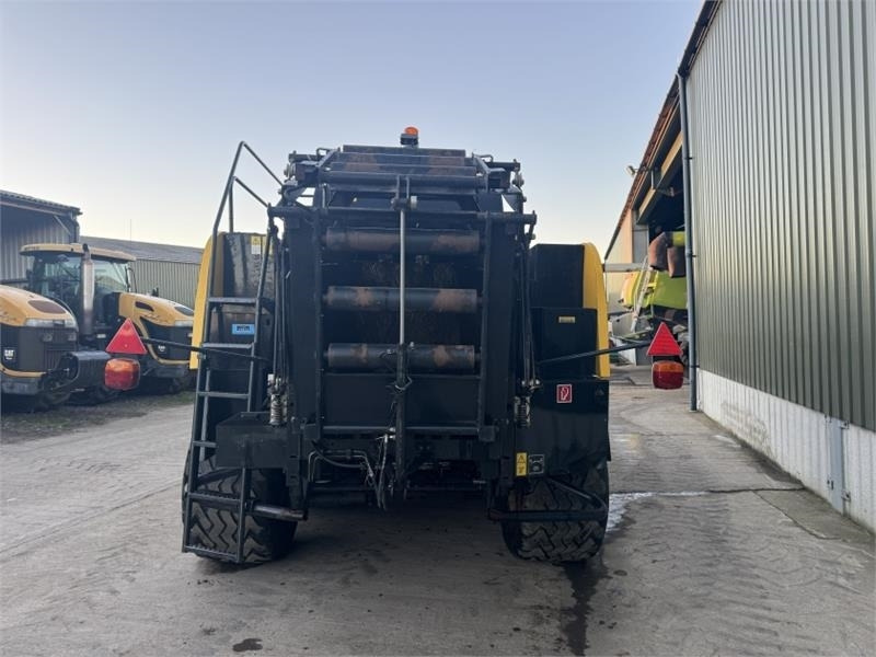 New Holland New Holland BB9060 Baler - Square baler: picture 3 New Holland New Holland BB9060 Baler - Square baler: picture 3