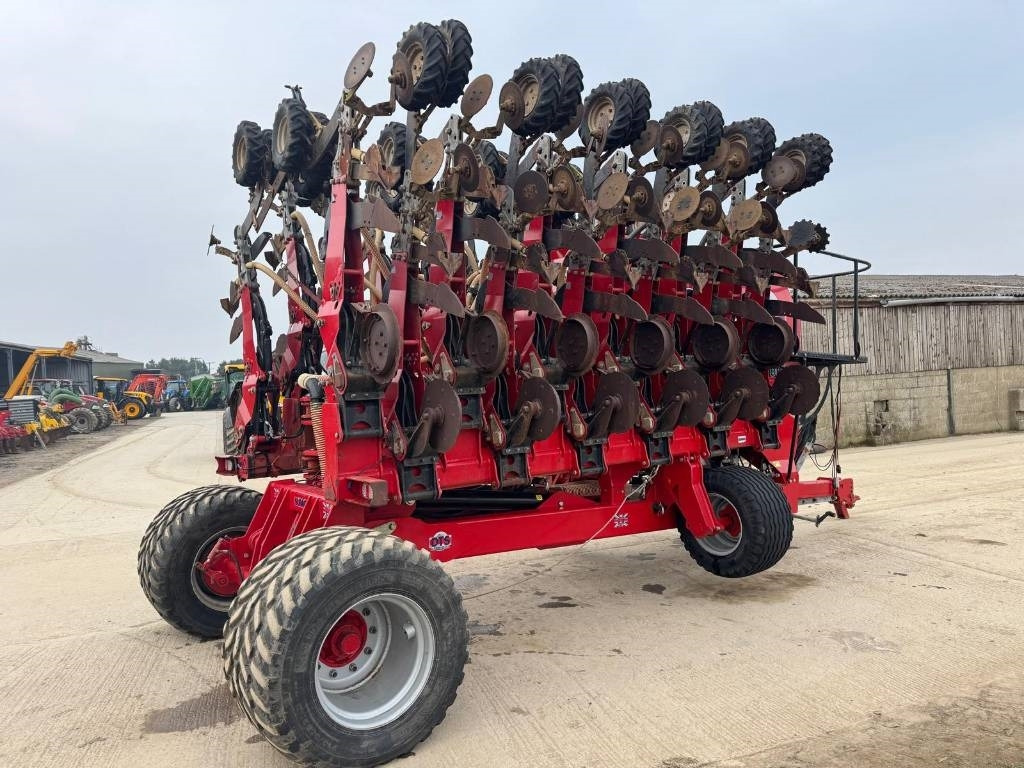 Sumo 8m DTS Direct Drill - Seed drill: picture 4 Sumo 8m DTS Direct Drill - Seed drill: picture 4