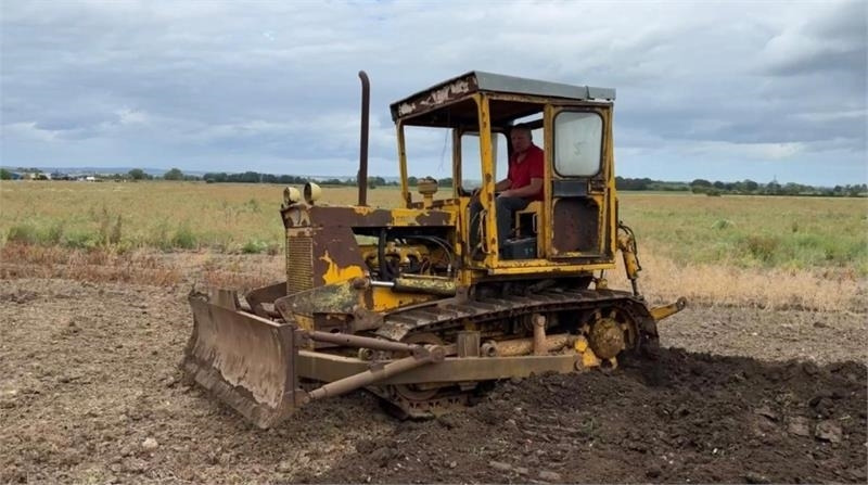 Track Marshall Track Marshall 105 **Video Below** - Farm tractor: picture 1 Track Marshall Track Marshall 105 **Video Below** - Farm tractor: picture 1