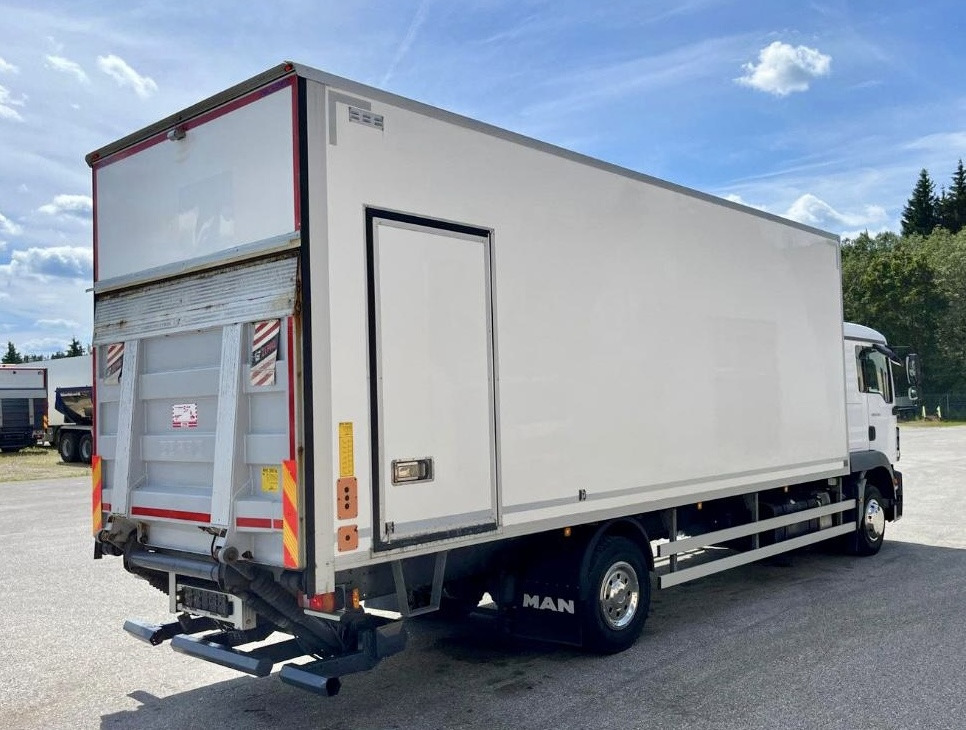MAN TGM 12.250 / TGL / IZOTERMA / WINDA / 18 EUROPALET / SYPIALKA / AUTOMAT / 2018 ROK - Isothermal truck: picture 3 MAN TGM 12.250 / TGL / IZOTERMA / WINDA / 18 EUROPALET / SYPIALKA / AUTOMAT / 2018 ROK - Isothermal truck: picture 3