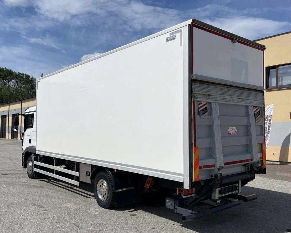 MAN TGM 12.250 / TGL / IZOTERMA / WINDA / 18 EUROPALET / SYPIALKA / AUTOMAT / 2018 ROK - Isothermal truck: picture 4 MAN TGM 12.250 / TGL / IZOTERMA / WINDA / 18 EUROPALET / SYPIALKA / AUTOMAT / 2018 ROK - Isothermal truck: picture 4