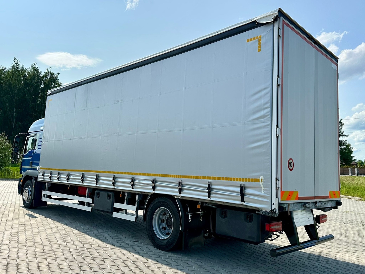 MAN TGM 18.320 / FIRANKA / 20 EUROPALET / 8.3 M DŁUGOŚCI / AUTOMAT / SYPIALKA / 2018 ROK / 9 809 KG ŁADOWNOŚCI - Curtainsider truck: picture 3 MAN TGM 18.320 / FIRANKA / 20 EUROPALET / 8.3 M DŁUGOŚCI / AUTOMAT / SYPIALKA / 2018 ROK / 9 809 KG ŁADOWNOŚCI - Curtainsider truck: picture 3