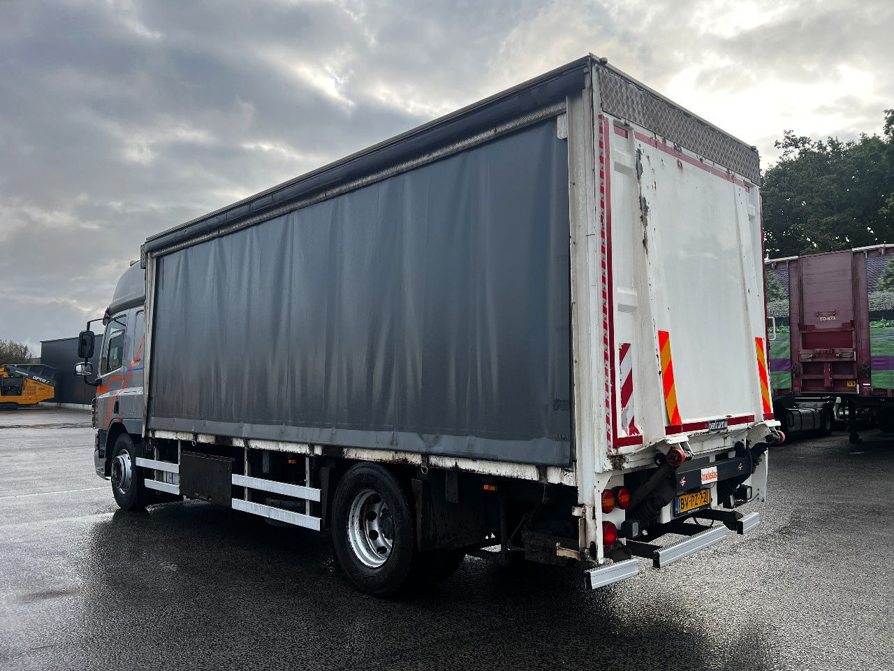 DAF CF 75.250 SC, Euro 5 - Curtainsider truck: picture 4 DAF CF 75.250 SC, Euro 5 - Curtainsider truck: picture 4