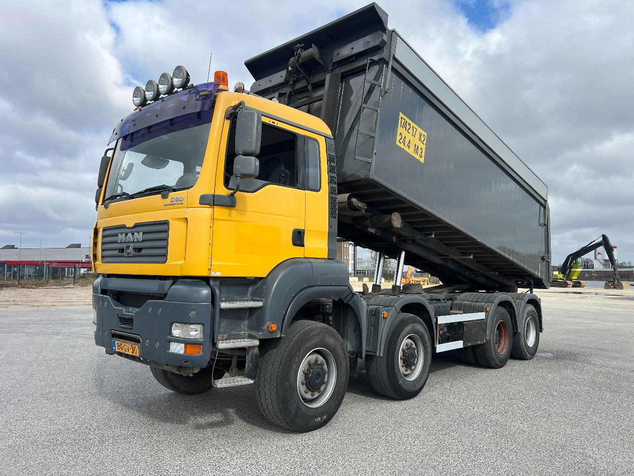 MAN TGA 41.430 TGA 39.430 8x8, full steel, Manual - Tipper: picture 1 MAN TGA 41.430 TGA 39.430 8x8, full steel, Manual - Tipper: picture 1