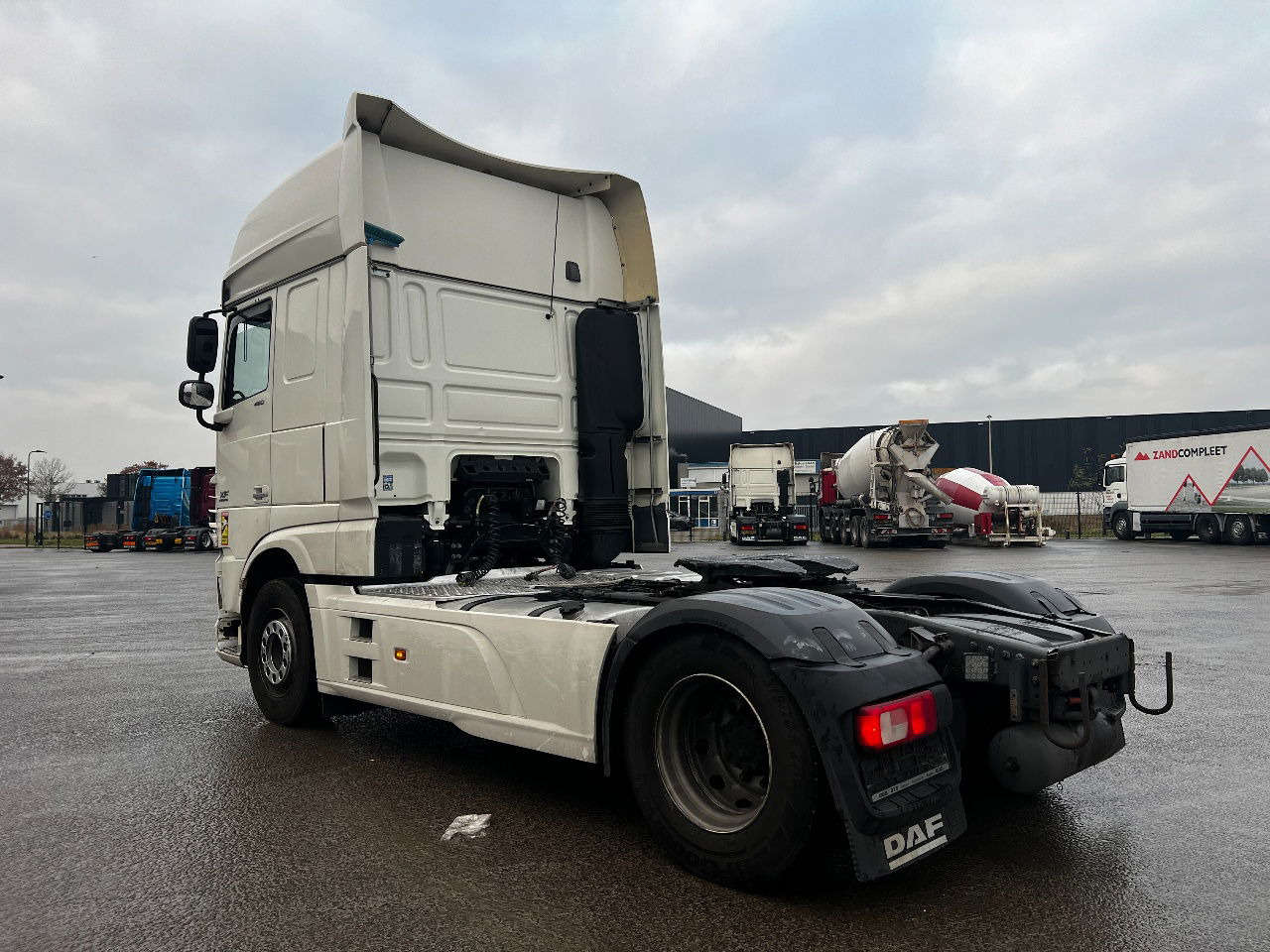 DAF XF 460 SSC, Retarder, Full spoiler - Tractor unit: picture 4 DAF XF 460 SSC, Retarder, Full spoiler - Tractor unit: picture 4