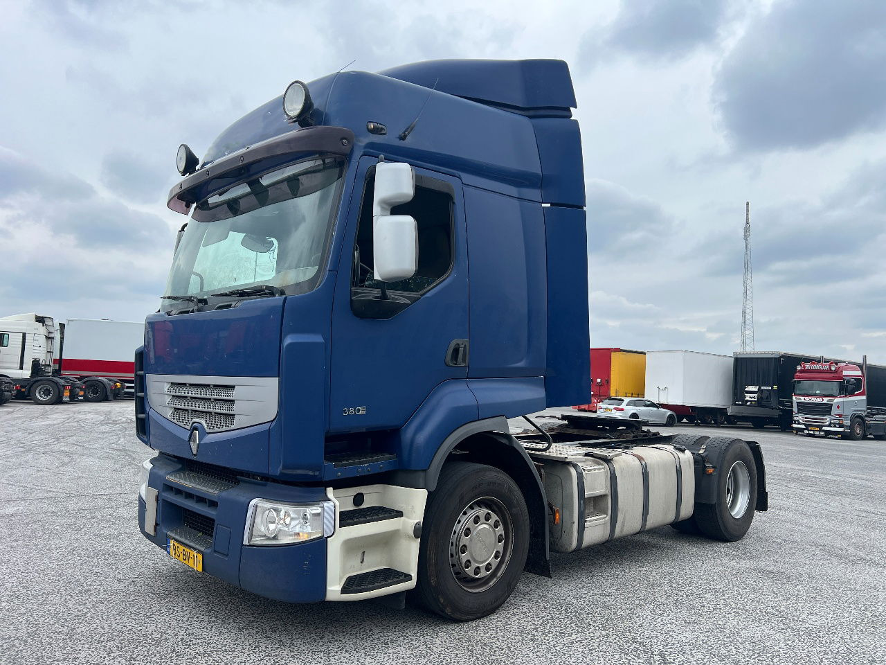 Renault Premium 380 Euro 3, NL Truck - Tractor unit: picture 1 Renault Premium 380 Euro 3, NL Truck - Tractor unit: picture 1