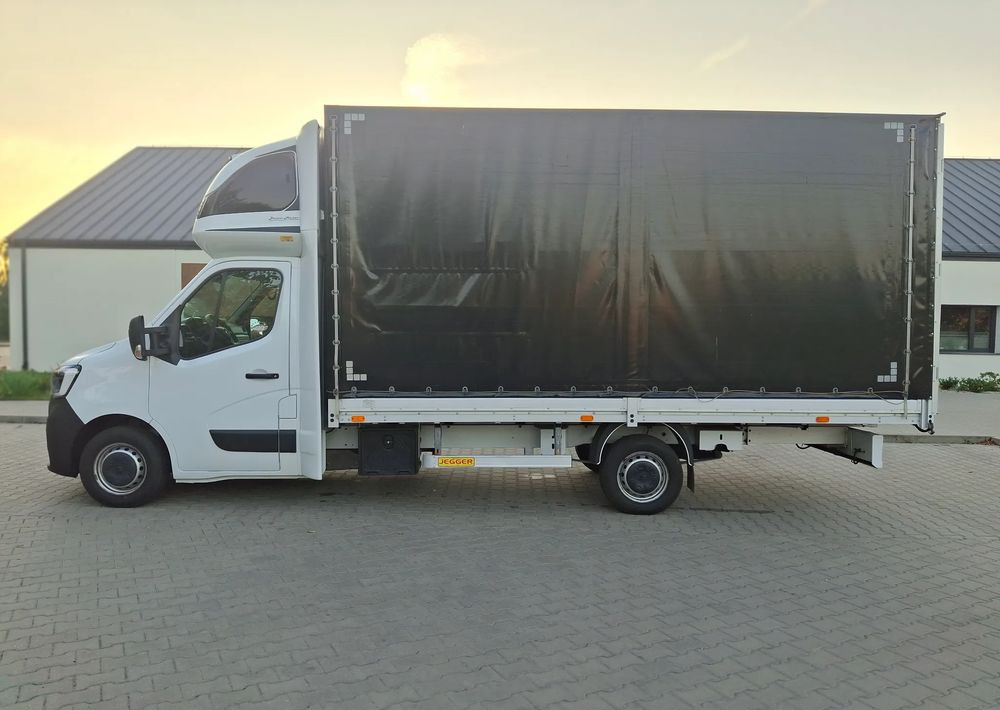 Renault Master - Curtain side van: picture 3 Renault Master - Curtain side van: picture 3