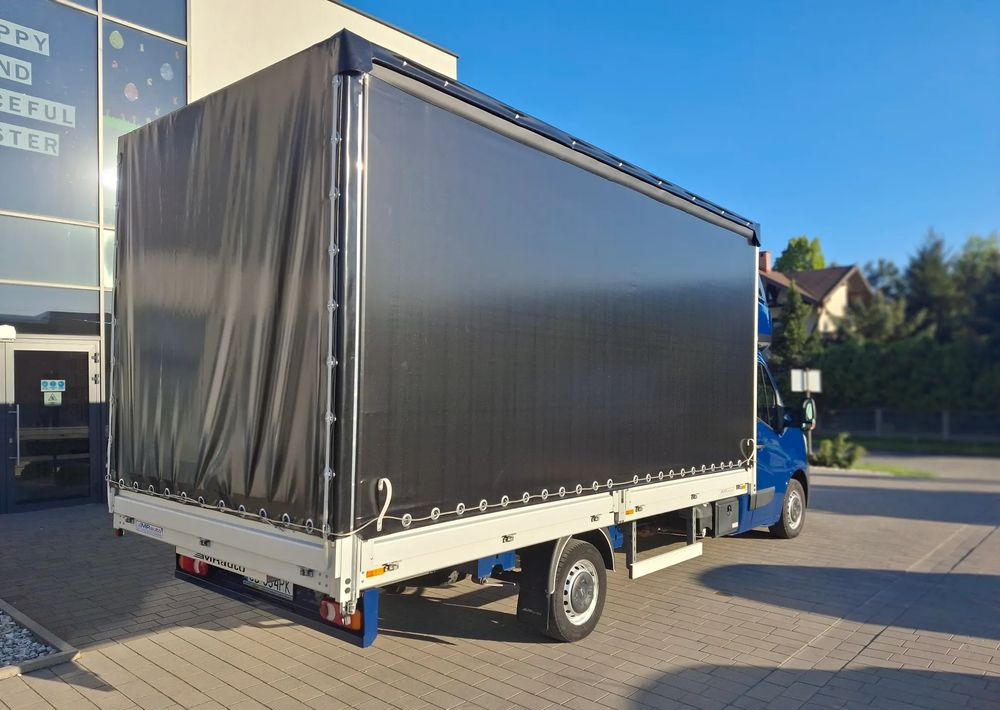 Renault Master - Curtain side van: picture 5 Renault Master - Curtain side van: picture 5
